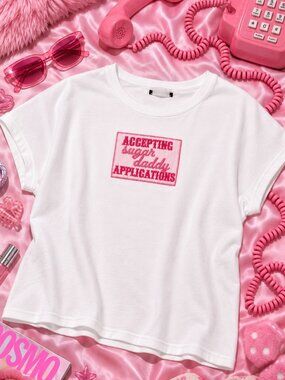 Accepting Sugar Daddy Applications Graphic Tee - Size LG